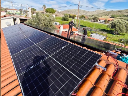 Αυτόνομο φωτοβολταϊκό σύστημα 11,5 kWp σε κατοικία — Κερατέα Αττικής